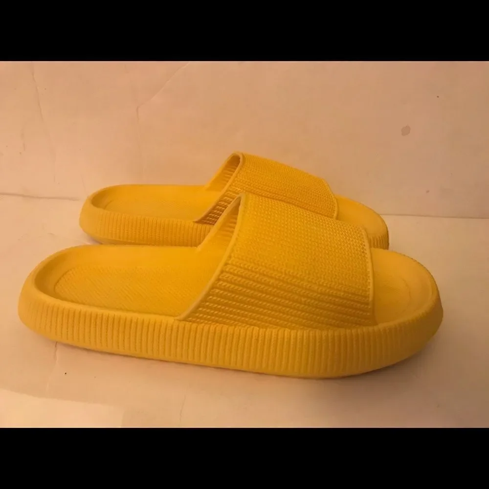 Lightweight Rubber Slip On Sandal